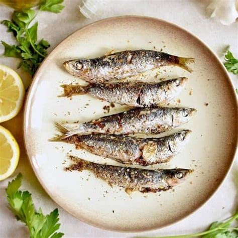 15-Minute Fresh Roast Sardine Recipe - Real Greek Recipes