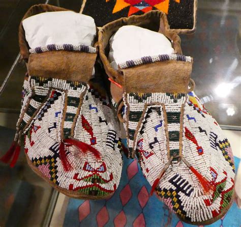 A Display of American Indian Beadwork (Photo Diary) | Native American ...