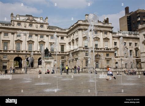 Somerset House courtyard Stock Photo - Alamy