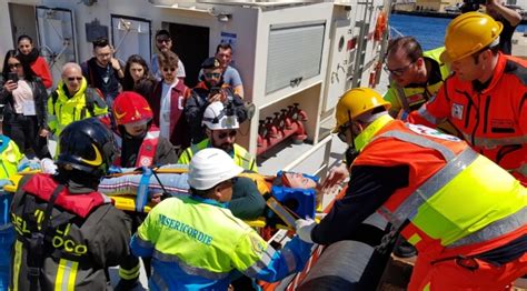 Terremoto E Tsunami A Messina Simulato Un Intervento Di Salvataggio