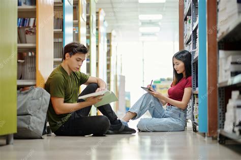 Premium Photo | High school students in library