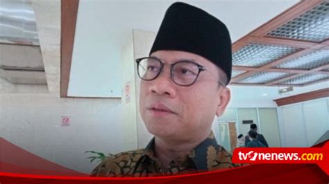 Waketum PAN Desak MK Segera Putuskan Hasil Sistem Pemilu 2024 Galeri Foto