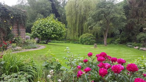 Elizabeth Stone Gardens Officeuk 0116 2541158 07838 391175