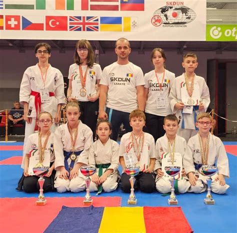 Karate SKDUN 16 Medalii Pentru Micii Sportivi De La CS Aiko CS Unirea