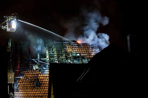 Geb Ude Nach Brand Einsturzgef Hrdet