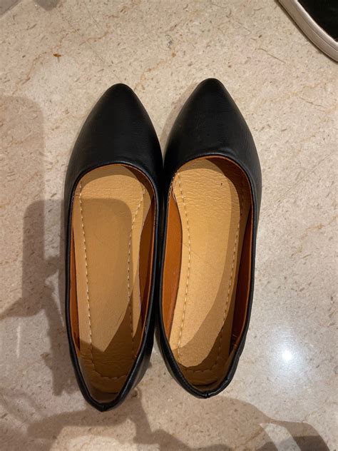 Black Flats, Women's Fashion, Footwear, Flats on Carousell