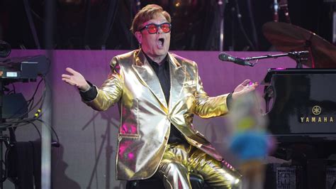 Elton John Becomes Egot Winner With ‘farewell From Dodger Stadium’ Yardbarker