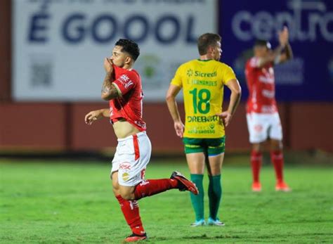 Vila Nova vence o Cuiabá e abre vantagem na semifinal da Copa Verde