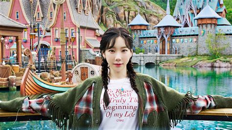 Catch The Magic Of Hk Disneylands World Of Frozen With Taeyeon