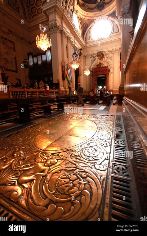 Interior Of The Huge Basilica De Nuestra Senora Del Pilar Plaza Del