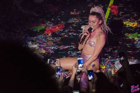 Pictures Showing For Miley Cyrus Strapon Porn Mypornarchive Net