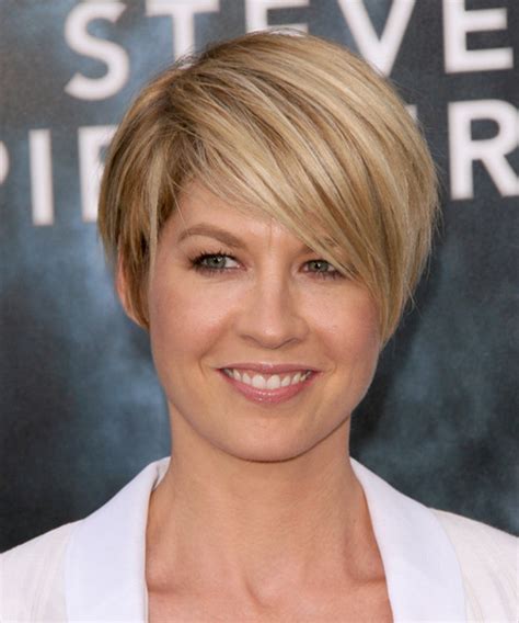 Jenna Elfman Short Straight Golden Blonde Hairstyle with Light Blonde ...