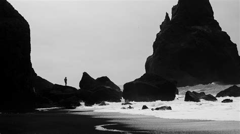 Download Wallpaper 3840x2160 Coast Silhouettes Bw Surf Cliff 4k Uhd