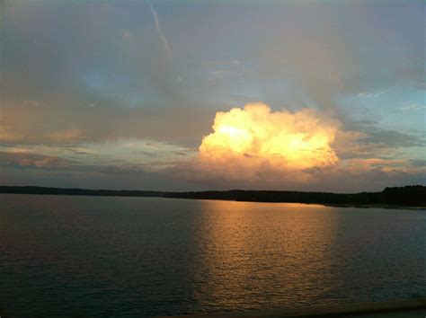 Pickwick Lake On Tennessee River Captured This Thunderhead In The Late