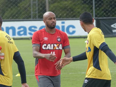 Fotos Veja As Imagens Do Treino Do Furac O Nesta Sexta Feira No Ct Do