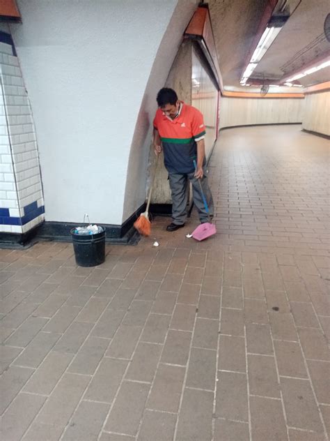 Metrocdmx On Twitter Desde Inicio De Servicio Cuadrillas De Limpieza