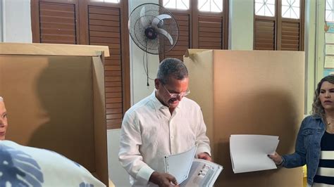 Puerto Ricos 2 Biggest Parties Hold Primaries As Governor Seeks 2nd