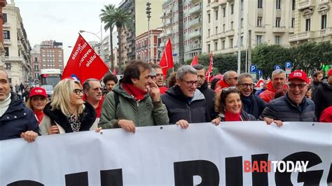 Manovra Il Corteo Della Cgil Sfila Nel Murattiano Il Segretario