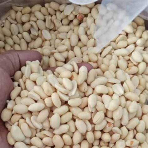 Kacang Tanah Kupas Super 41 51 Ukuran Sedang 1kg Lazada Indonesia