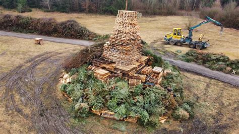 6000 Christbäume brennen bald in Weingarten