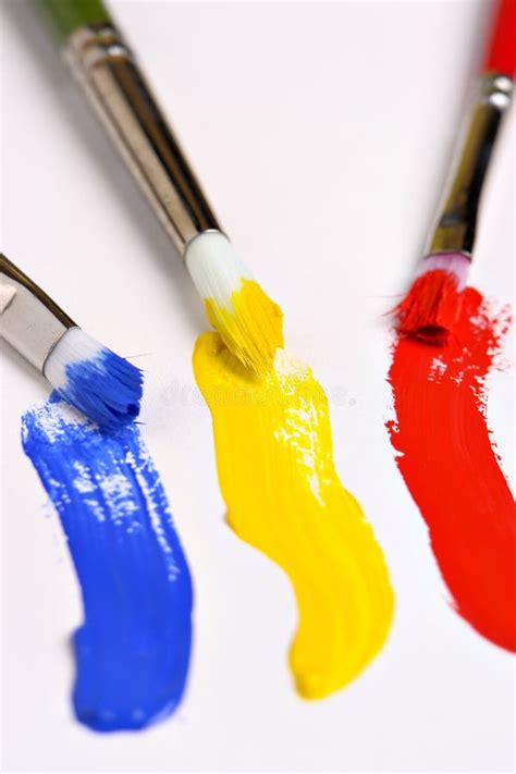 3,081 Pintura De Los Colores Primarios Fotos de stock - Fotos libres de regalías de Dreamstime