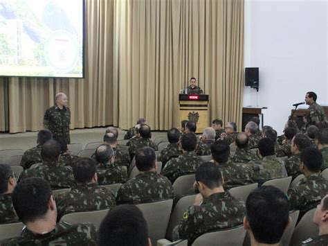 Chefe Do Centro De Comunica O Social Do Ex Rcito Realiza Palestra Na