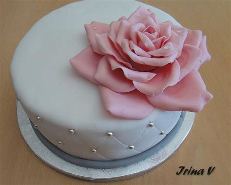 Quick Rose Cake Decorated Cake By Irina Vakhromkina Cakesdecor