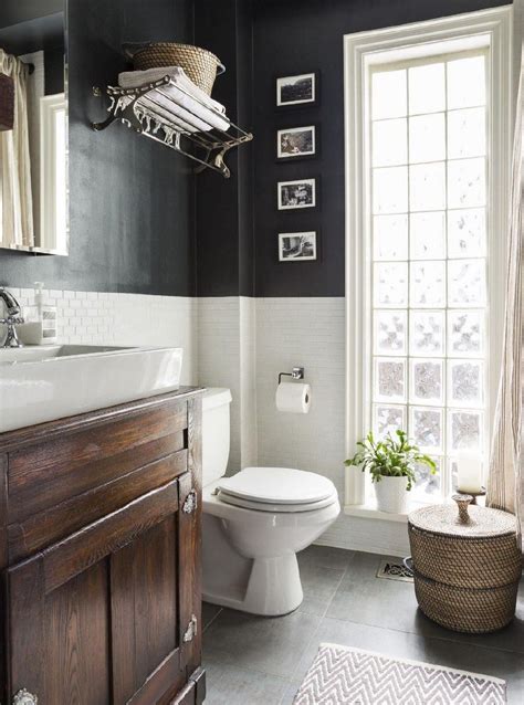 Gorgeous Black And White Subway Tiles Bathroom Design 17 Small Bathroom Remodel Trendy