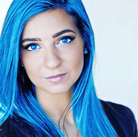 Pin By Let Me Slyther In On Gabbie Hanna Woman Crush Gabbie Hannah Women