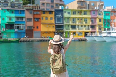 Mujer Viajera De Visita En Taiw N Turista Con Mochila Y Sombrero De