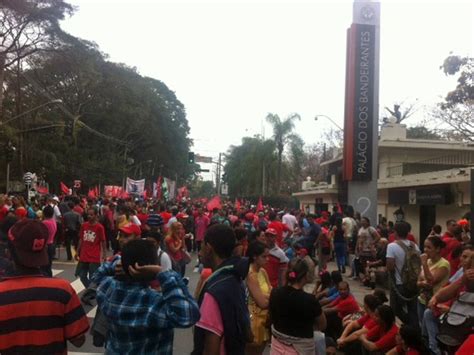 G Sem Teto Caminham At Pal Cio Dos Bandeirantes Durante Protesto Em