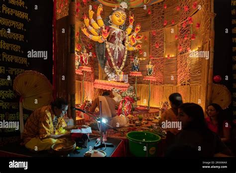 Durga Puja Pandal Interior Hi Res Stock Photography And Images Alamy