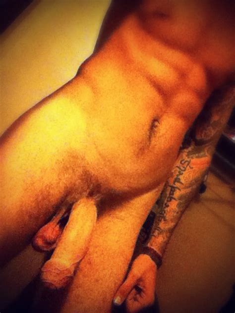 Chris Brown Naked Selfie Picsninja