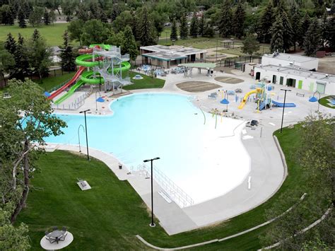 Henderson Pool (Outdoor) in Lethbridge, Alberta : Sports & Recreation ...