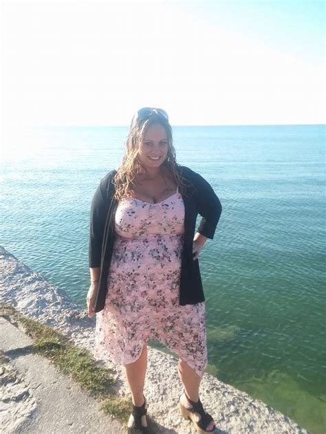 Thick Busty Milf Scrolller