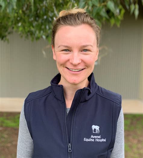 Dr Victoria Charlesworth Avenel Equine Hospital