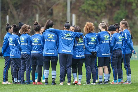 Gurias Gremistas Sub 18 encerram preparação para o Campeonato