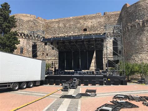 Reggio Live Fest 2019 A Piazza Castello Domani Sera Il Concerto Di