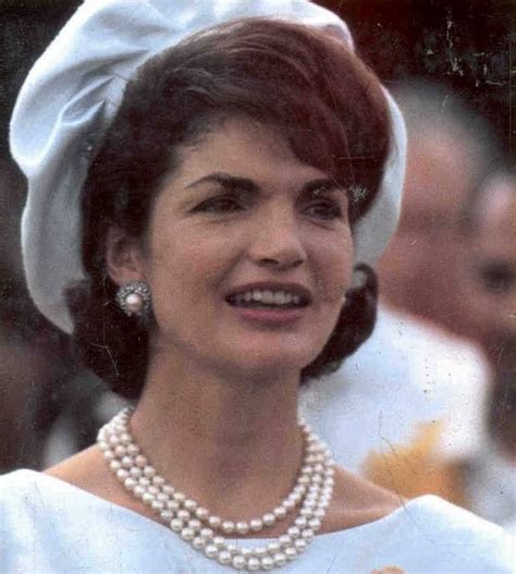 Jackie Kennedy Wearing Her Famous 3 Strand Pearl Necklace Jackie