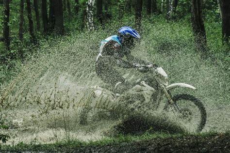 Best Training Wheels for Dirt Bikes - Dirt Bike Planet