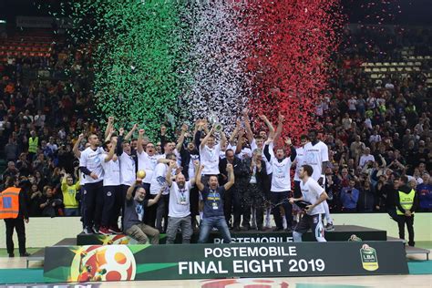 Basket Final Eight Di Coppa Italia La Vanoli Cremona Alza Il Trofeo