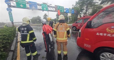 高雄前鎮區地下道淹水 車輛拋錨險遭滅頂夫妻一度受困 社會 Ctwant