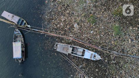 Foto Udara Lautan Sampah Mengendap Di Marunda Kepu Jakarta Utara Foto