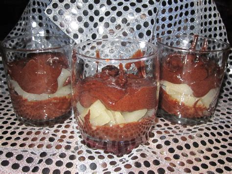 Mousse Au Chocolat Sur Lit De Poires