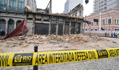 Prédio histórico desaba no centro do Rio de Janeiro Brasil 247