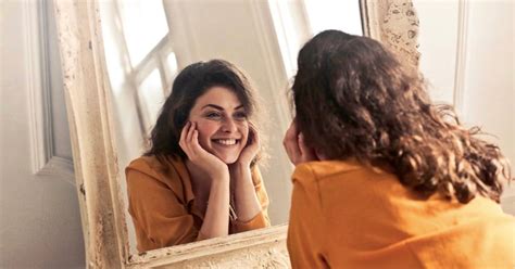 How Looking At Yourself In Mirror Can Increase Confidence And Happiness