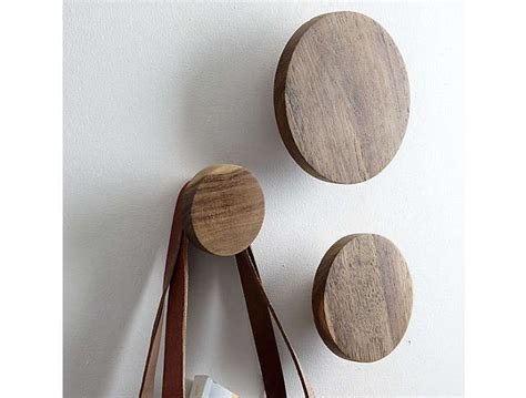 10 Easy Pieces: Wooden Pegs and Hooks - Gardenista