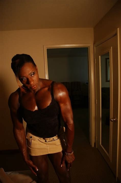 Dark Muscled Shelly Posing In A Hotel Room Porn Pictures XXX Photos