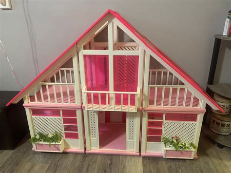 VINTAGE BARBIE A FRAME DREAM DOLL HOUSE - town-green.com