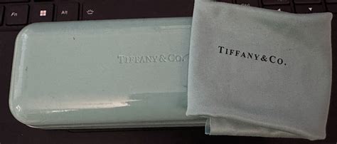 Authentic Tiffany And Co Hard Clamshell Glasses Case Tiffany Blue W Cleaning Cloth Ebay